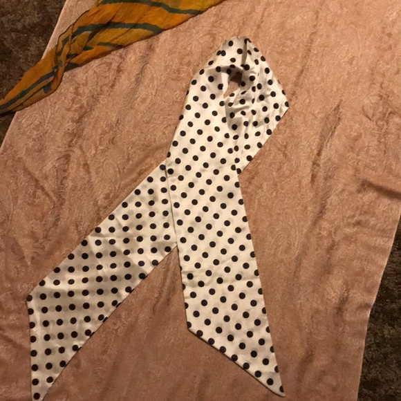 Scarfs - Picture 5 of 8